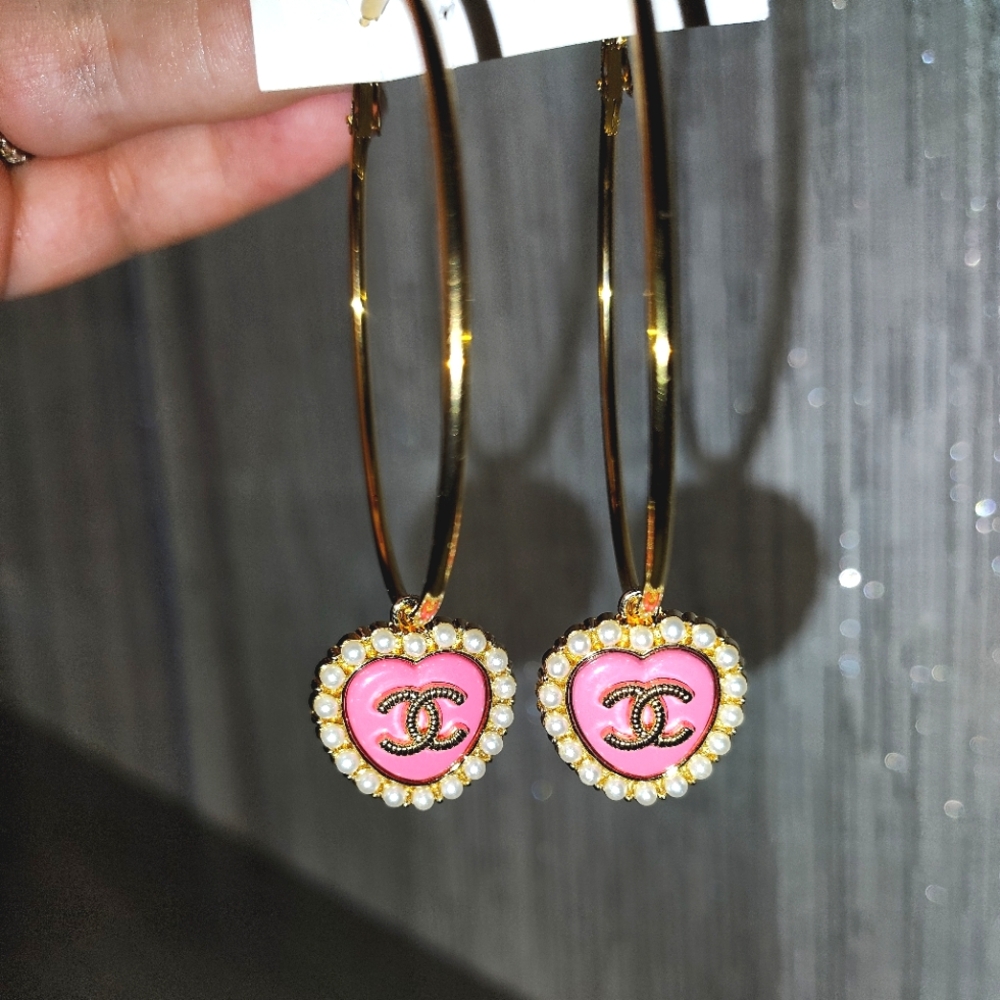 Chanel Pink Pearl Heart Zipper Pull Pendants/14k Gold Plated Hoops - Picture 6 of 7